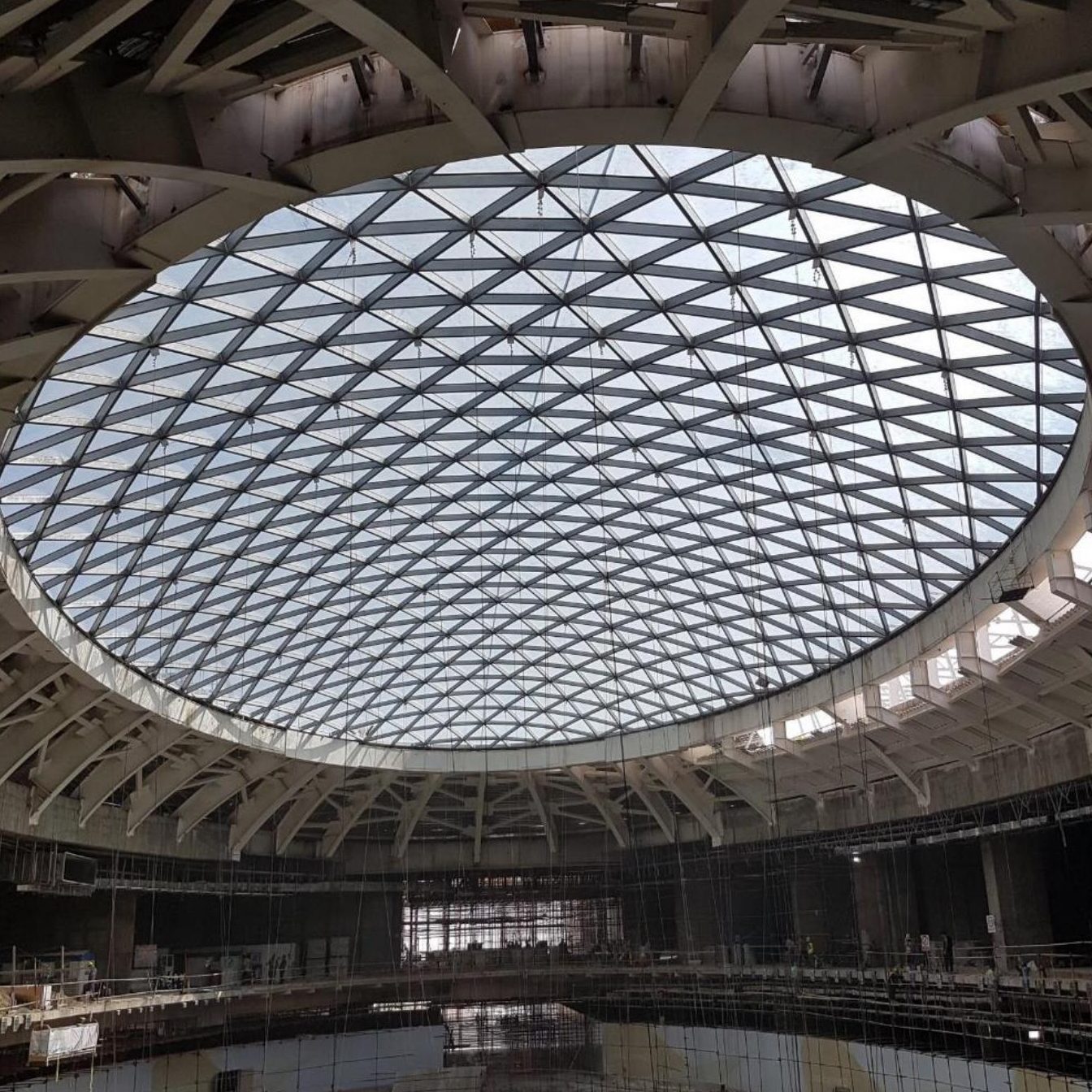 iran mall car showroom